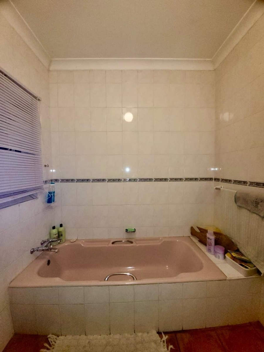4 Bedroom Property for Sale in Baillie Park North West